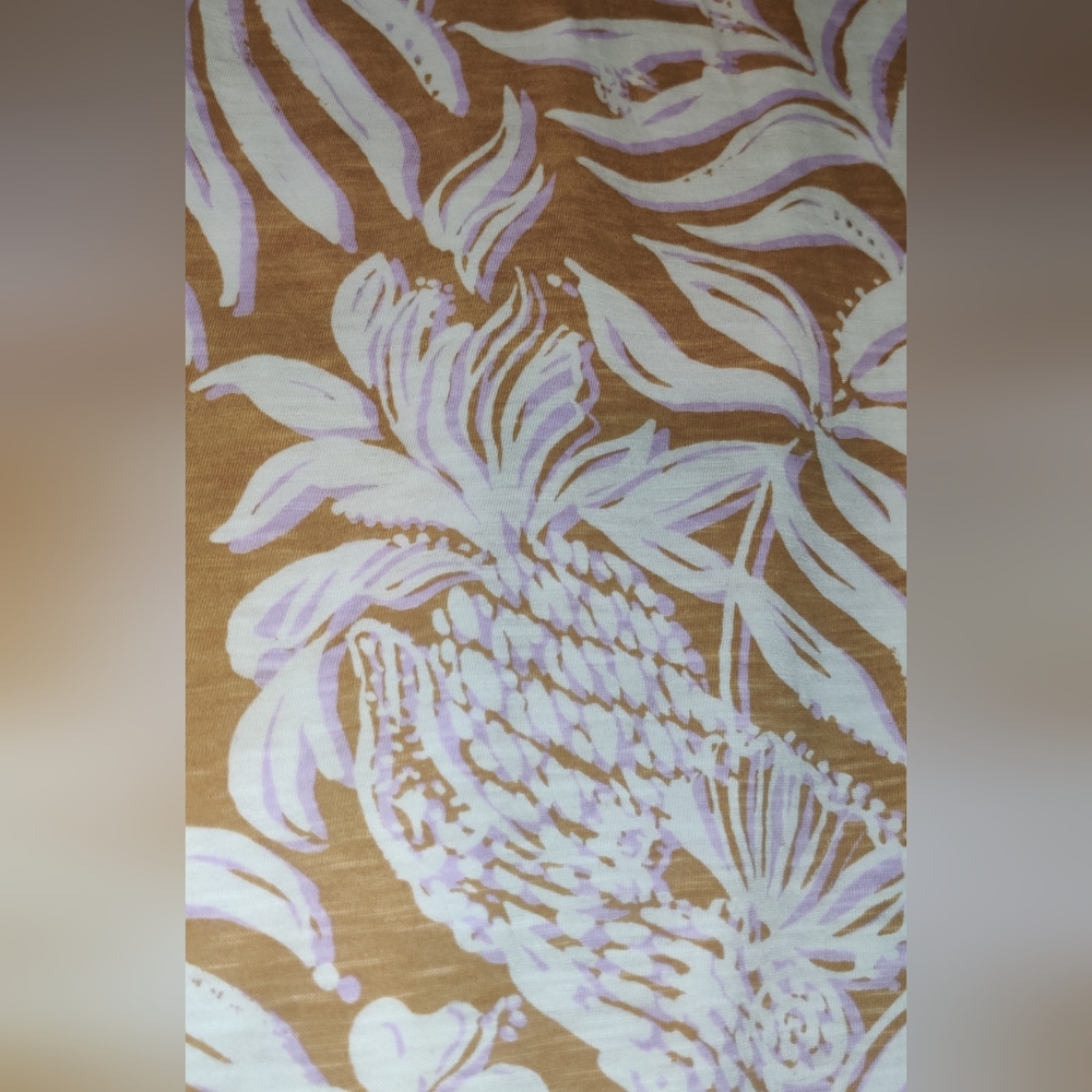 Lilly Pulitzer Tan 🍍 Pineapple Print Tee - Picture 4 of 4
